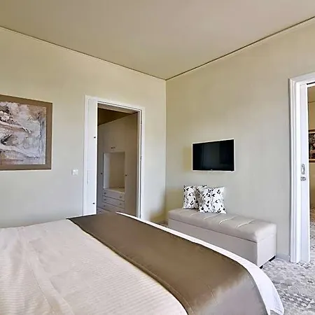 Ionion Star Hotell 4*